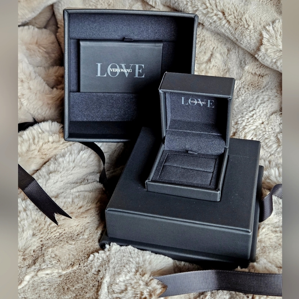 ♡Brand New♡- Vera Wang Love - Empty Ring Boxes - Picture 4 of 6
